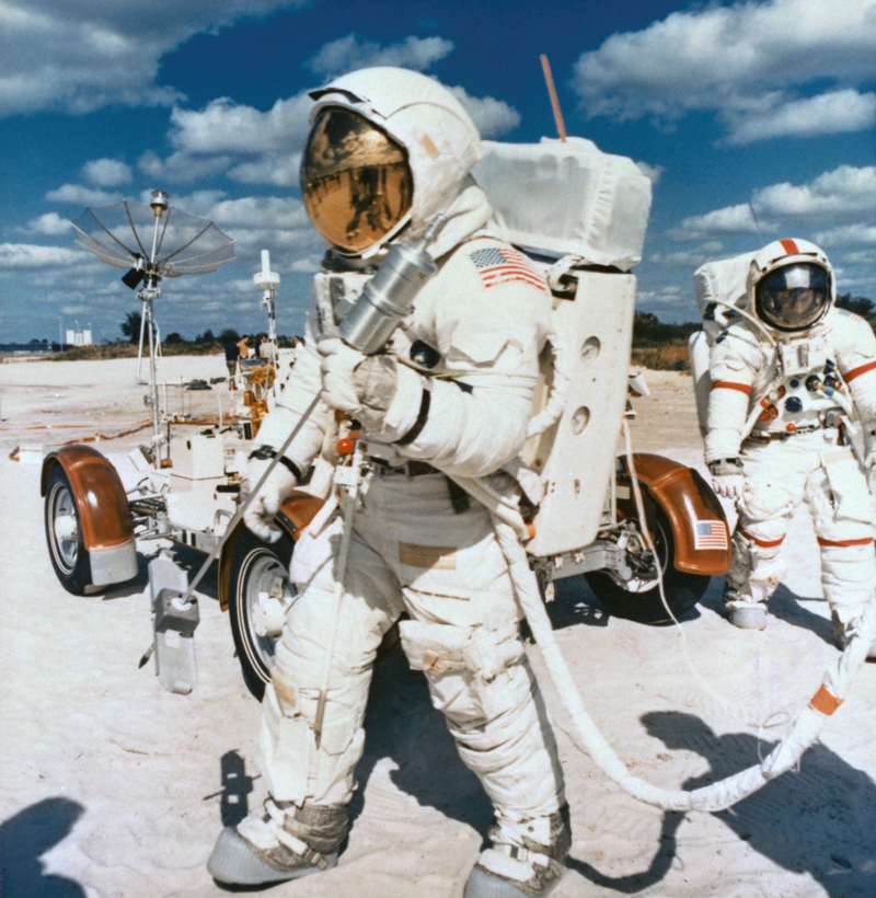 Illustration for article titled Apollo 16: "We Like Big Rocks"